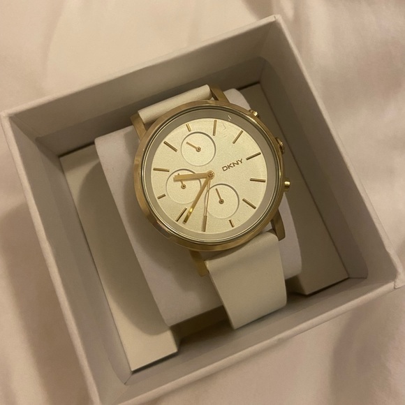 NWT DKNY Watch White Leather Strap - Picture 3 of 9